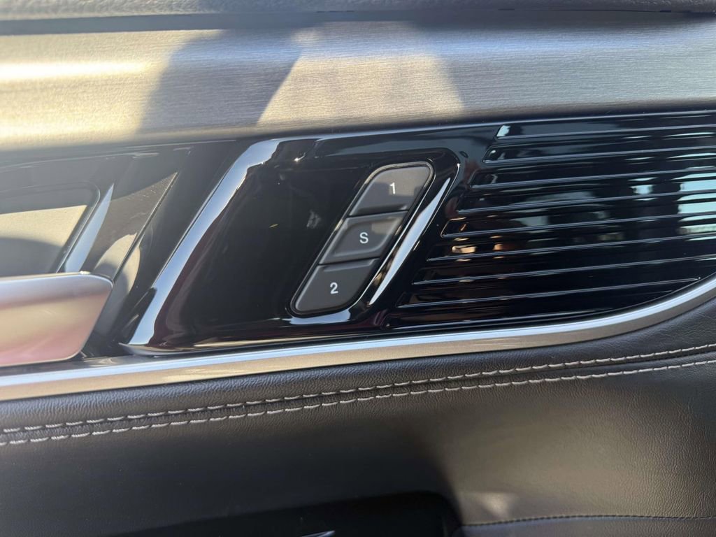 New 2026 Jeep Grand Wagoneer 4WD image 13