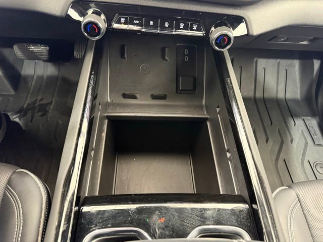 Used 2025 Chevrolet Silverado EV LT AWD/4WD image 42