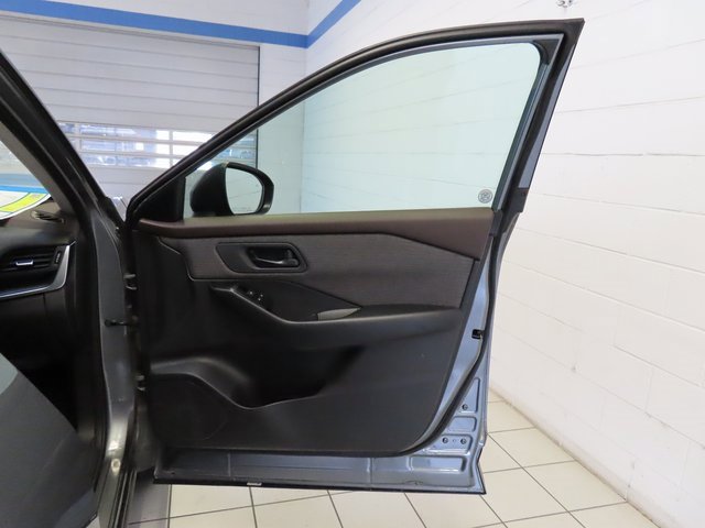 Used 2023 Nissan Rogue S image 26