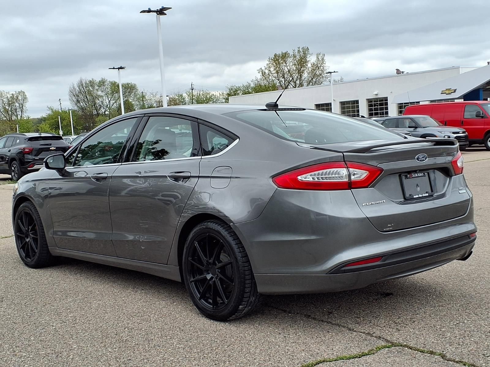 Used 2014 Ford Fusion SE FWD image 7