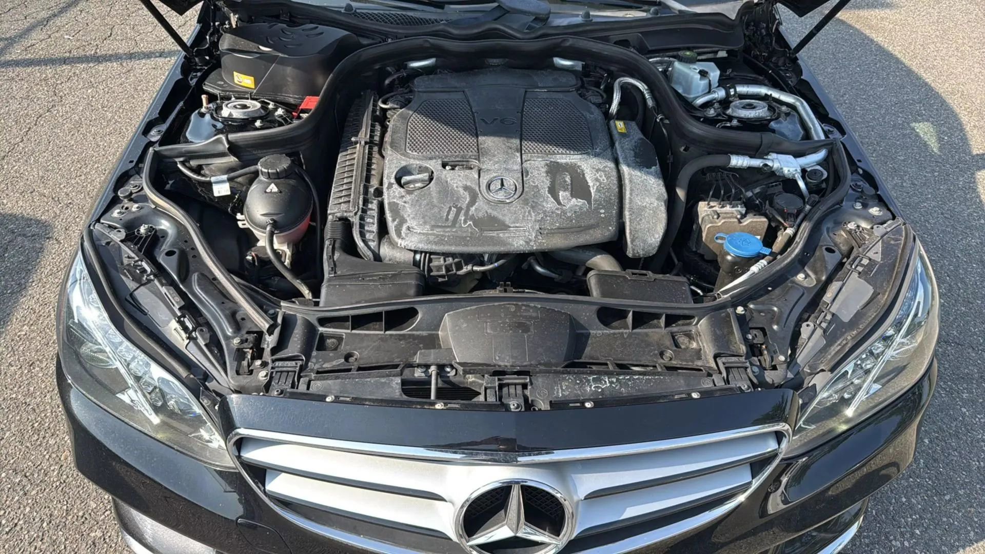 Used 2016 Mercedes-Benz E 350 4MATIC Sedan image 24