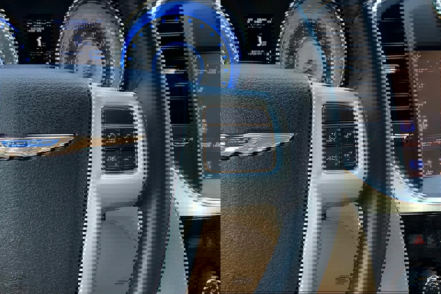 Used 2014 Chrysler 300 image 24