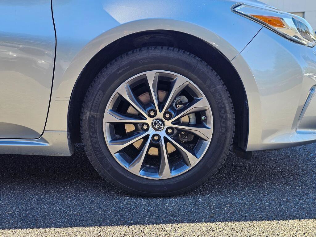 Used 2017 Toyota Avalon XLE w/ Carpet Mat Package FWD image 9
