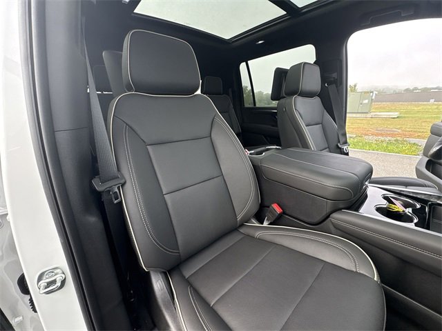 New 2025 Chevrolet Suburban Premier image 29