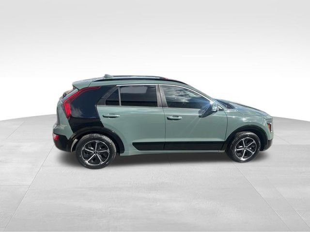 Used 2023 Kia Niro SX image 17