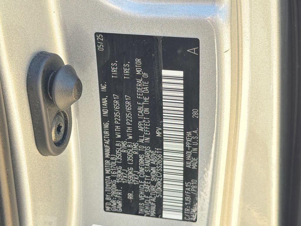 Used 2025 Toyota Sienna LE FWD image 34
