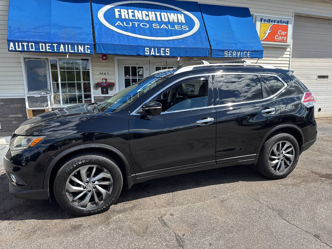 Used 2015 Nissan Rogue SL w/ SL Premium Package image 3