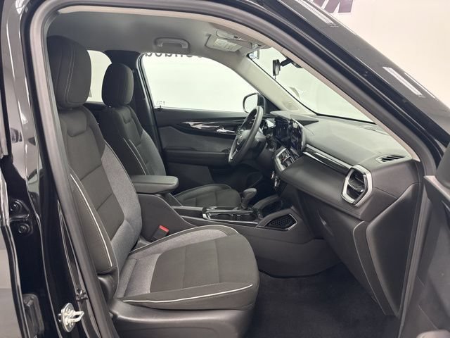 Used 2025 Chevrolet TrailBlazer LT FWD image 28