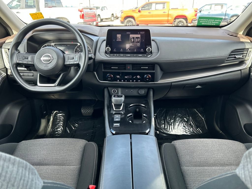 Used 2023 Nissan Rogue SV image 6