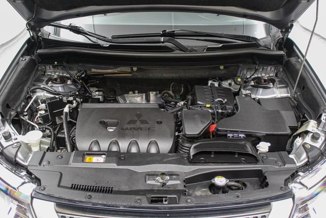 Used 2020 Mitsubishi Outlander SE FWD image 13