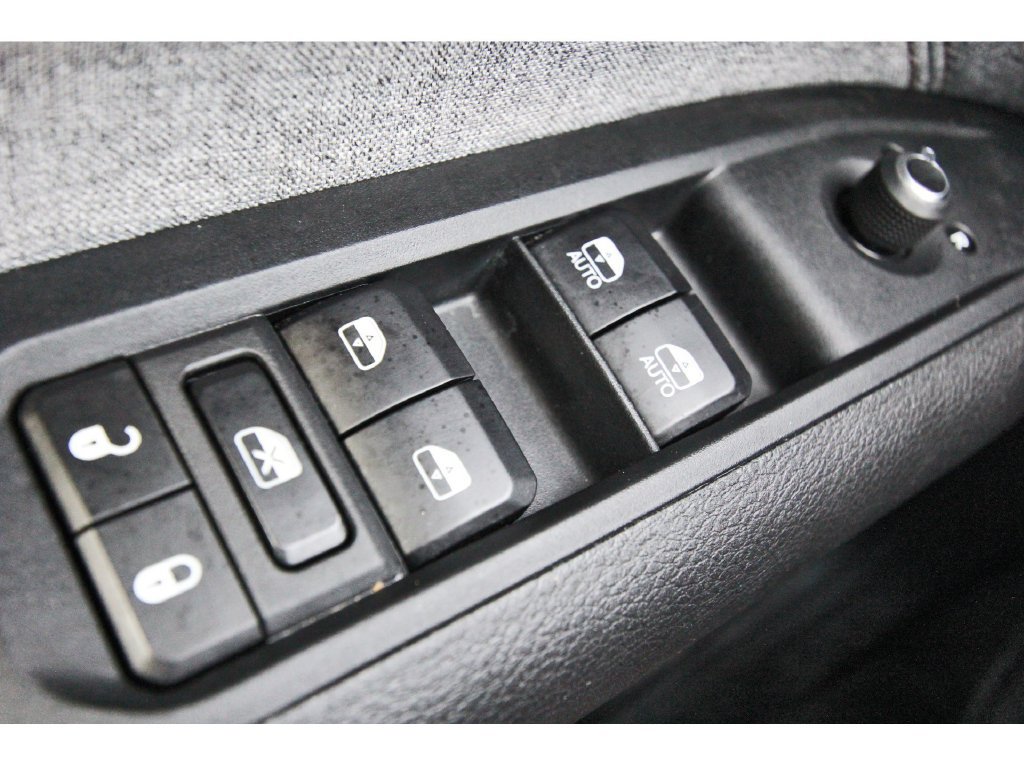 Used 2024 Jeep Compass Latitude w/ Sun and Sound Group AWD/4WD image 20