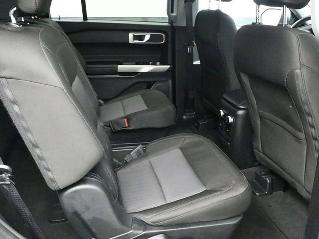 Used 2022 Ford Explorer XLT image 9