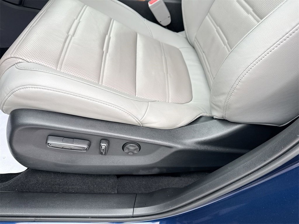Used 2020 Honda CR-V Touring image 18