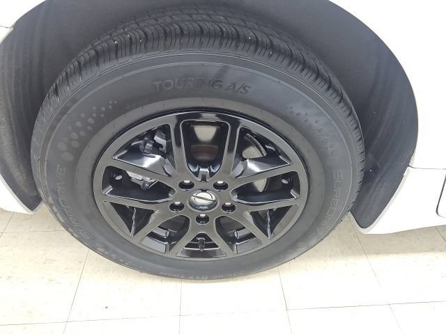 Used 2023 Chrysler Pacifica Touring-L FWD image 11