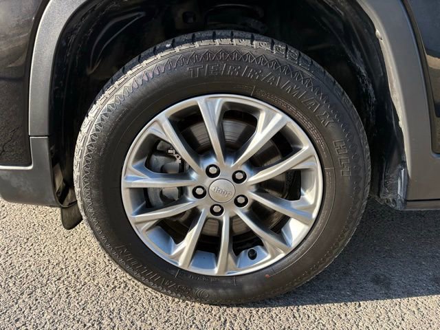 Used 2020 Jeep Cherokee Latitude Plus w/ Cold Weather Group image 6