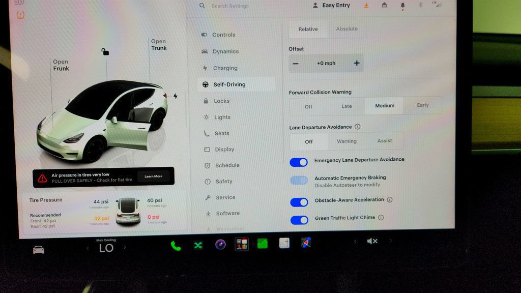 Used 2024 Tesla Model Y Performance AWD/4WD image 21
