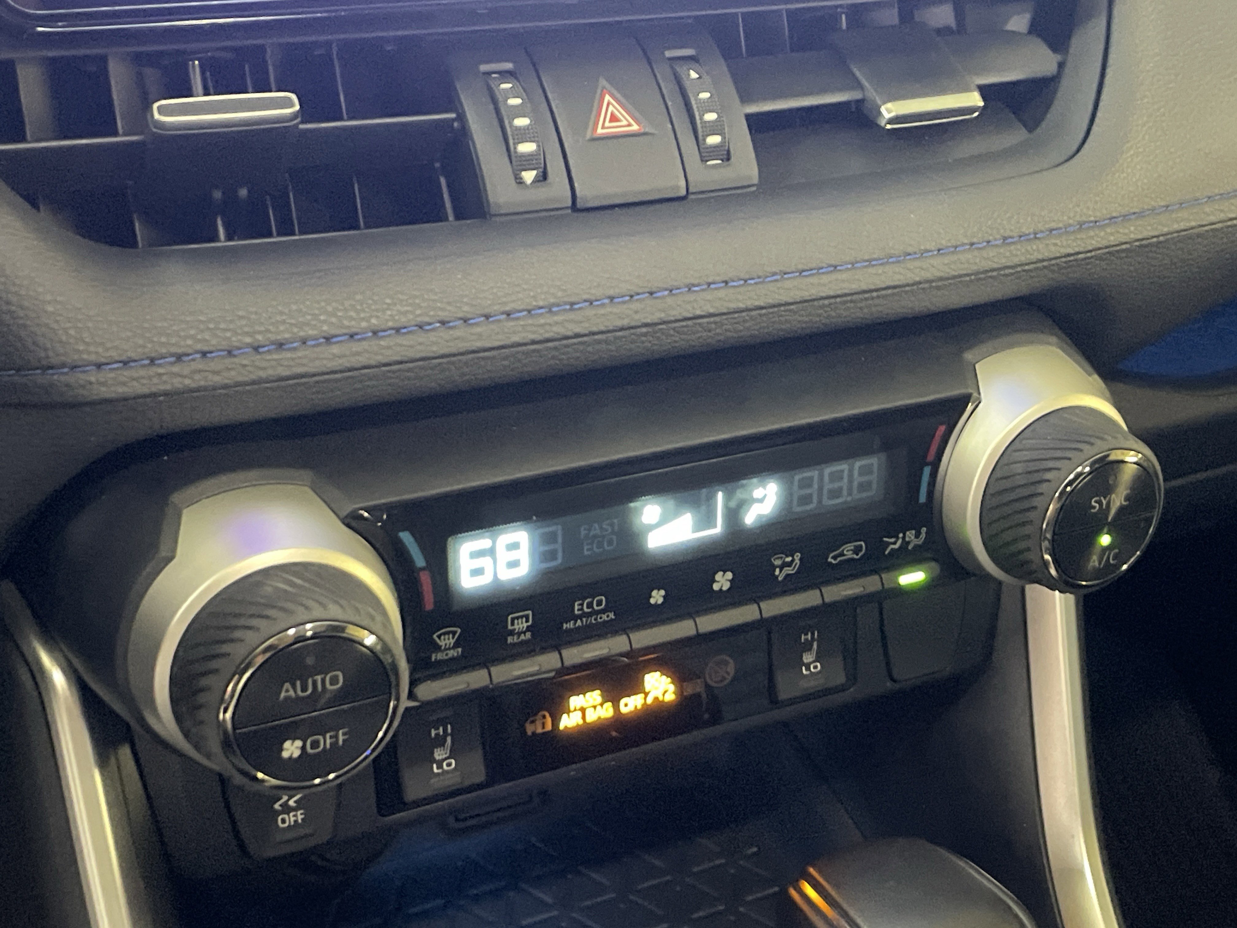 Used 2025 Toyota RAV4 XSE AWD/4WD image 24