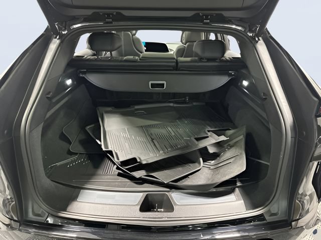 Used 2025 Cadillac Lyriq Sport w/ LPO, Floor Liner Package AWD/4WD image 9