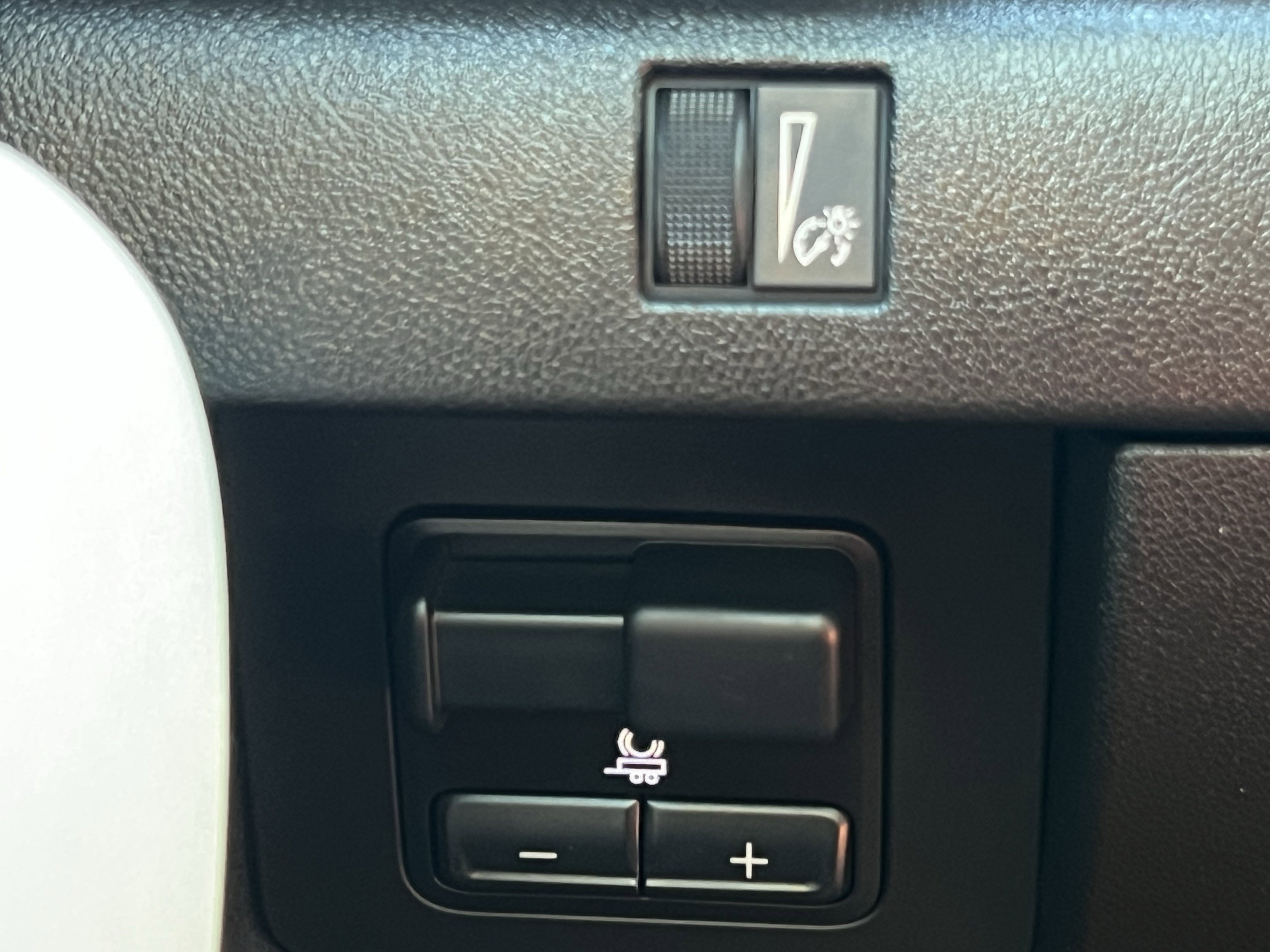 Used 2023 GMC Canyon AT4X image 15