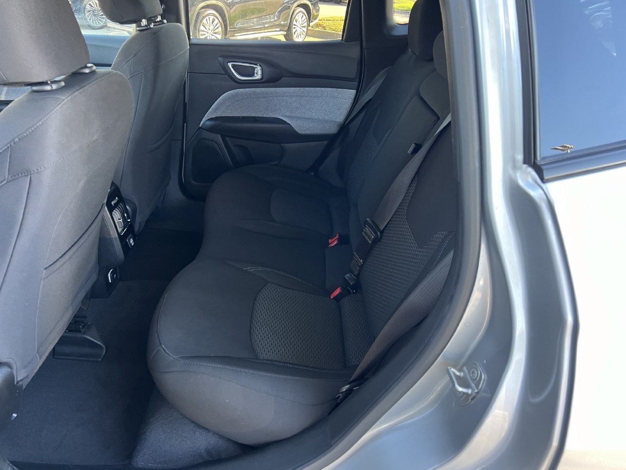 Used 2025 Jeep Compass Sport AWD/4WD image 23