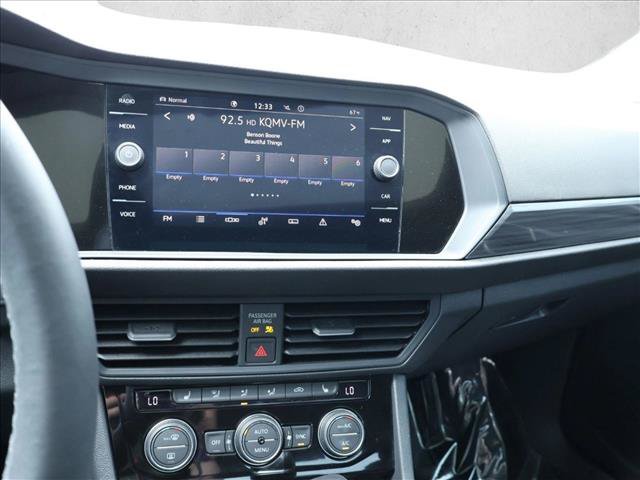 Used 2022 Volkswagen Jetta SEL FWD image 16