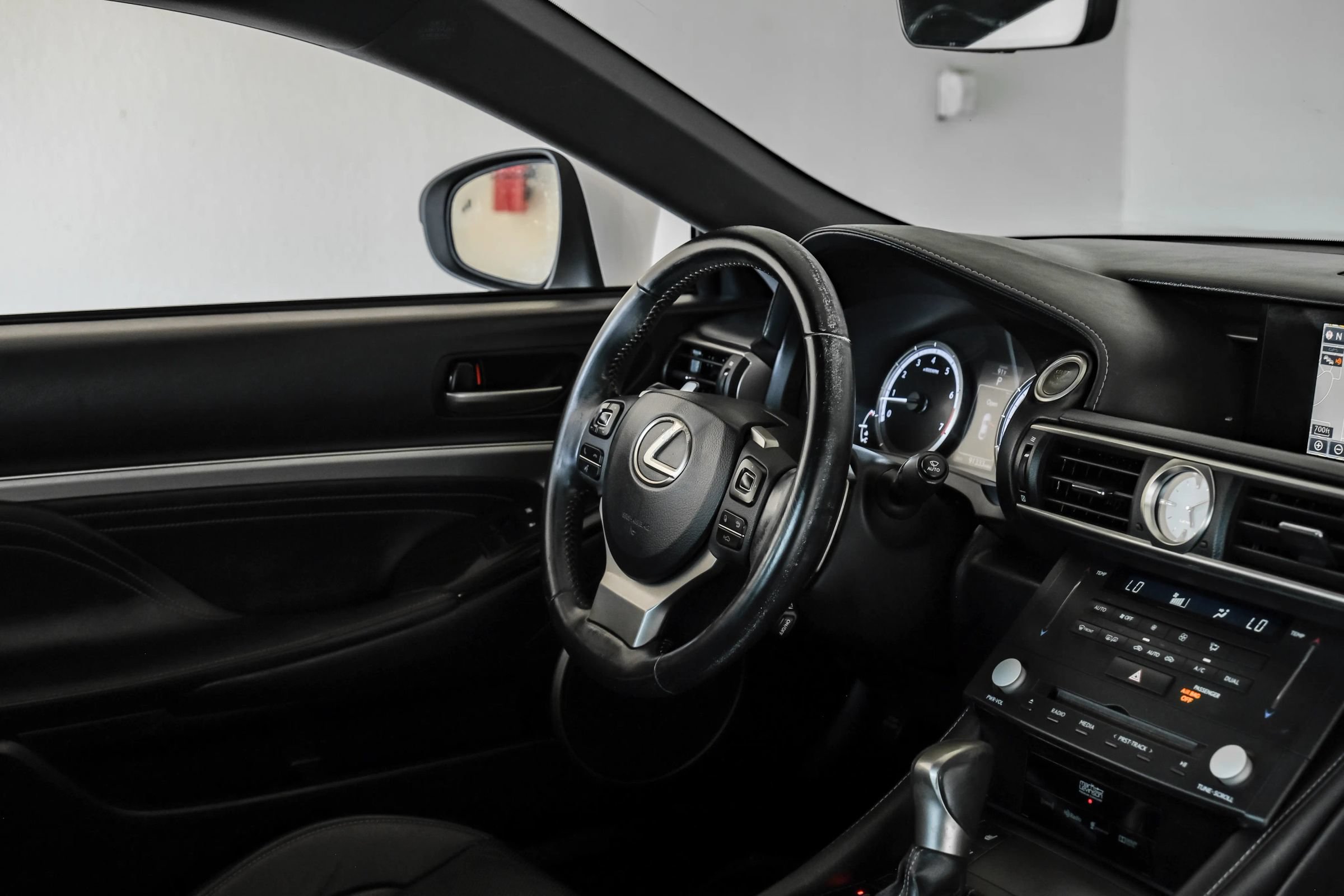 Used 2016 Lexus RC 350 w/ Luxury Package RWD image 15