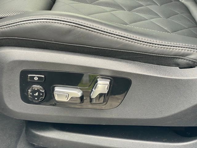 Used 2026 BMW X7 xDrive40i w/ M Sport Package AWD/4WD image 14