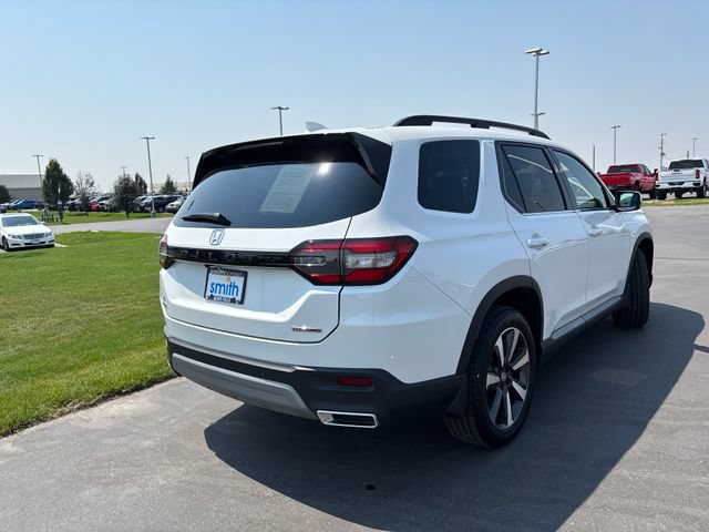 Certified 2025 Honda Pilot Touring image 3
