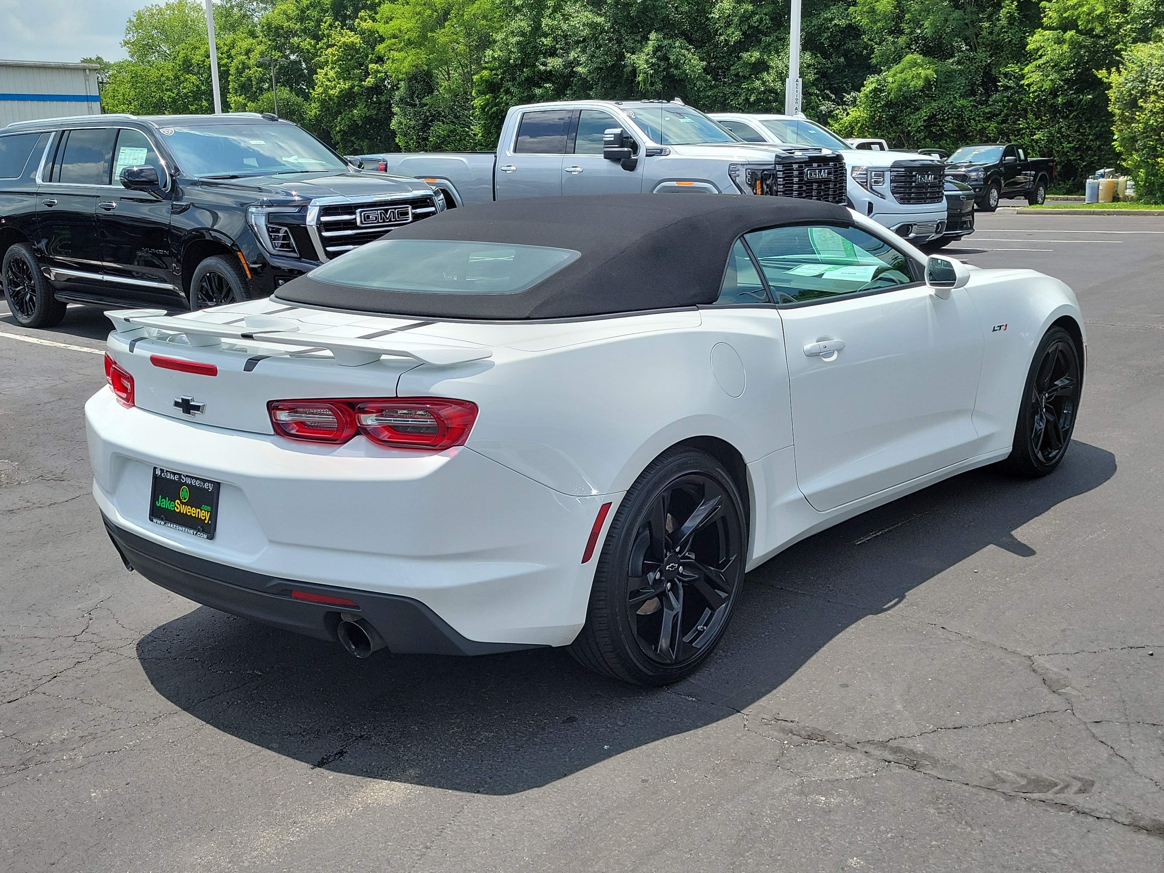 Used 2023 Chevrolet Camaro LT RWD image 4