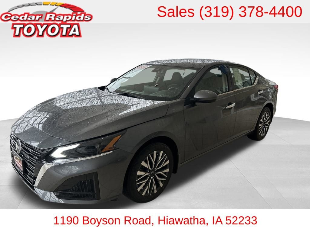 Used 2024 Nissan Altima 2.5 SV w/ SV Premium Package