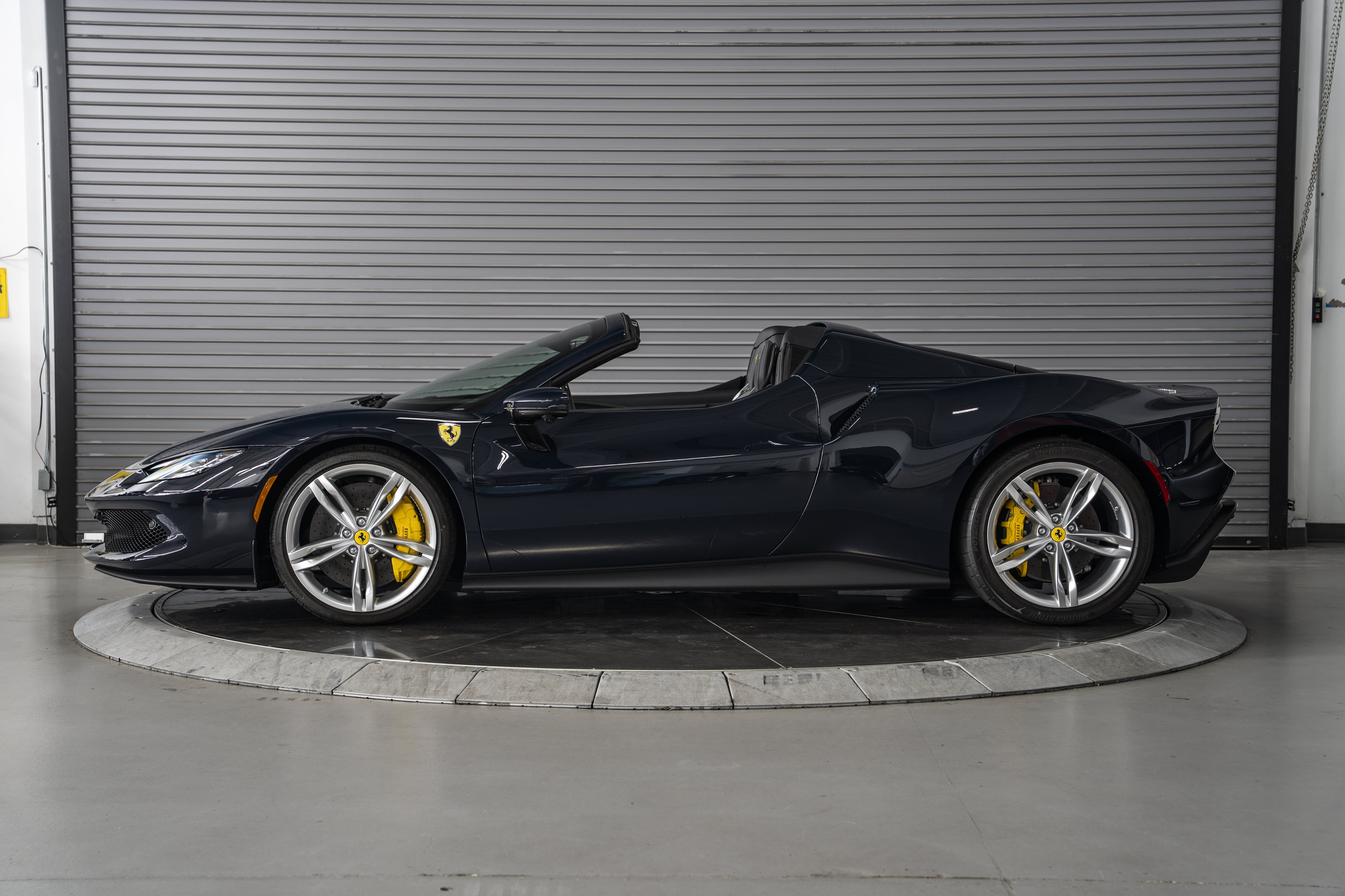 Used 2025 Ferrari 296 GTS RWD image 2