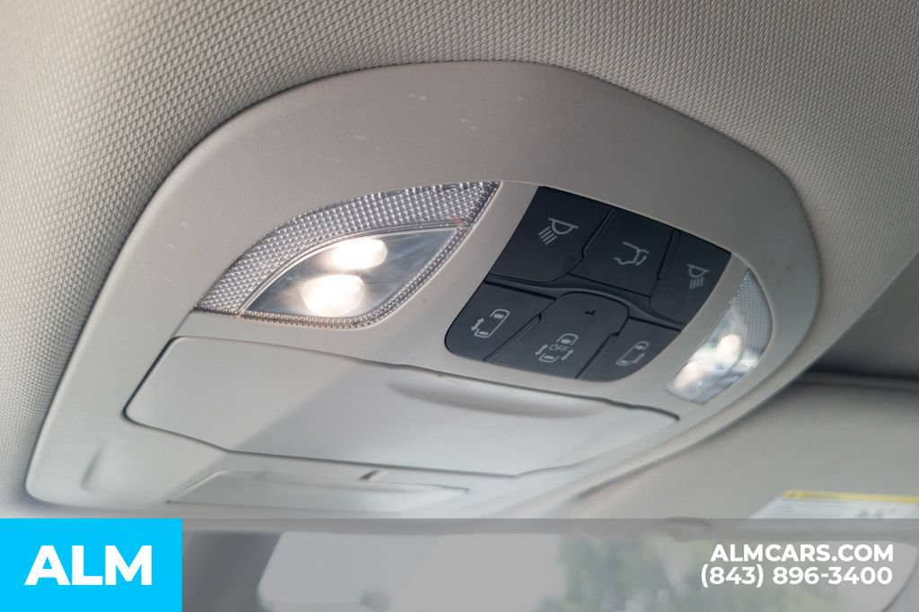 Used 2024 Chrysler Pacifica Touring-L FWD image 15