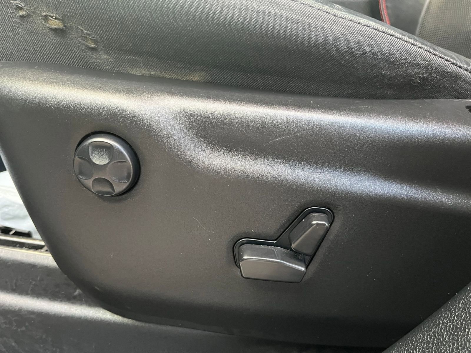 Used 2023 Dodge Durango GT image 32