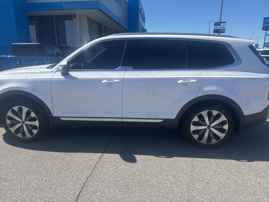 Used 2022 Kia Telluride EX w/ EX Premium Package image 5