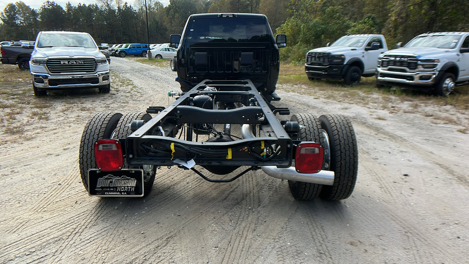 New 2025 RAM 5500 4x4 Regular Cab image 9