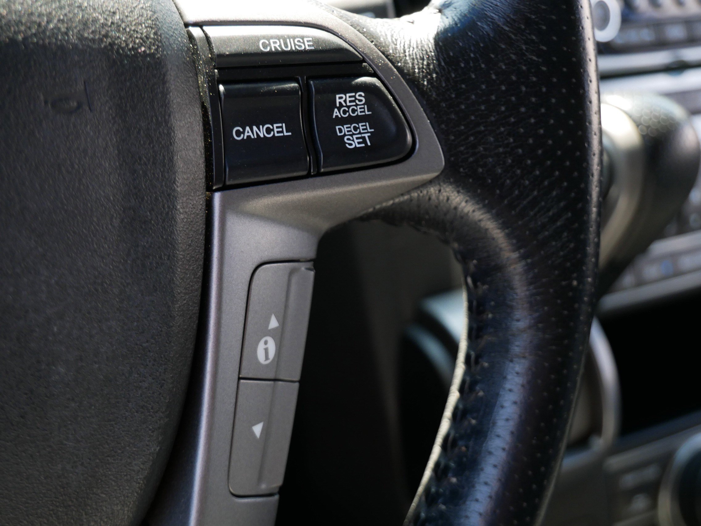 Used 2012 Honda Pilot Touring image 25