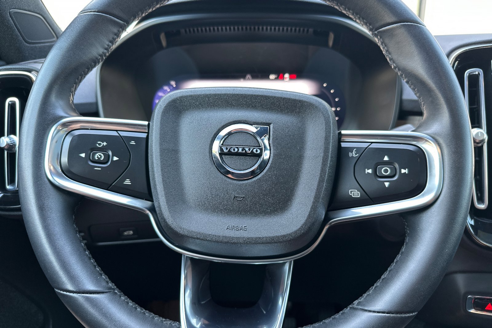 Certified 2023 Volvo C40 P8 Recharge Plus AWD/4WD image 26