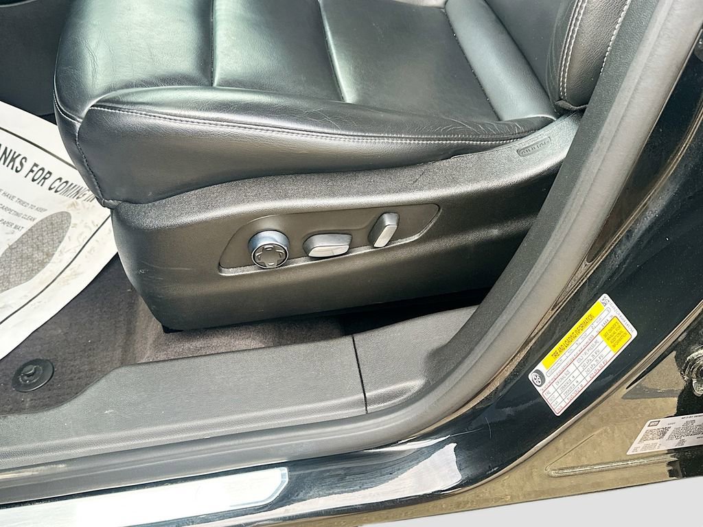 Used 2024 Cadillac XT4 Premium Luxury FWD image 24