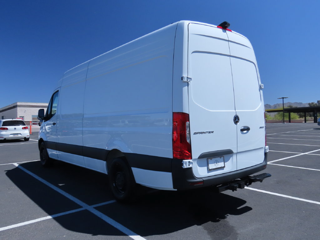 Used 2024 Mercedes-Benz Sprinter 2500 image 7