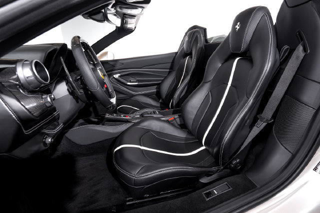 Used 2021 Ferrari F8 Tributo RWD image 4