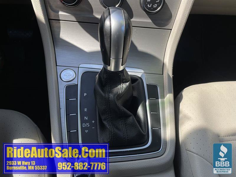 Used 2016 Volkswagen Golf Limited Edition FWD image 19