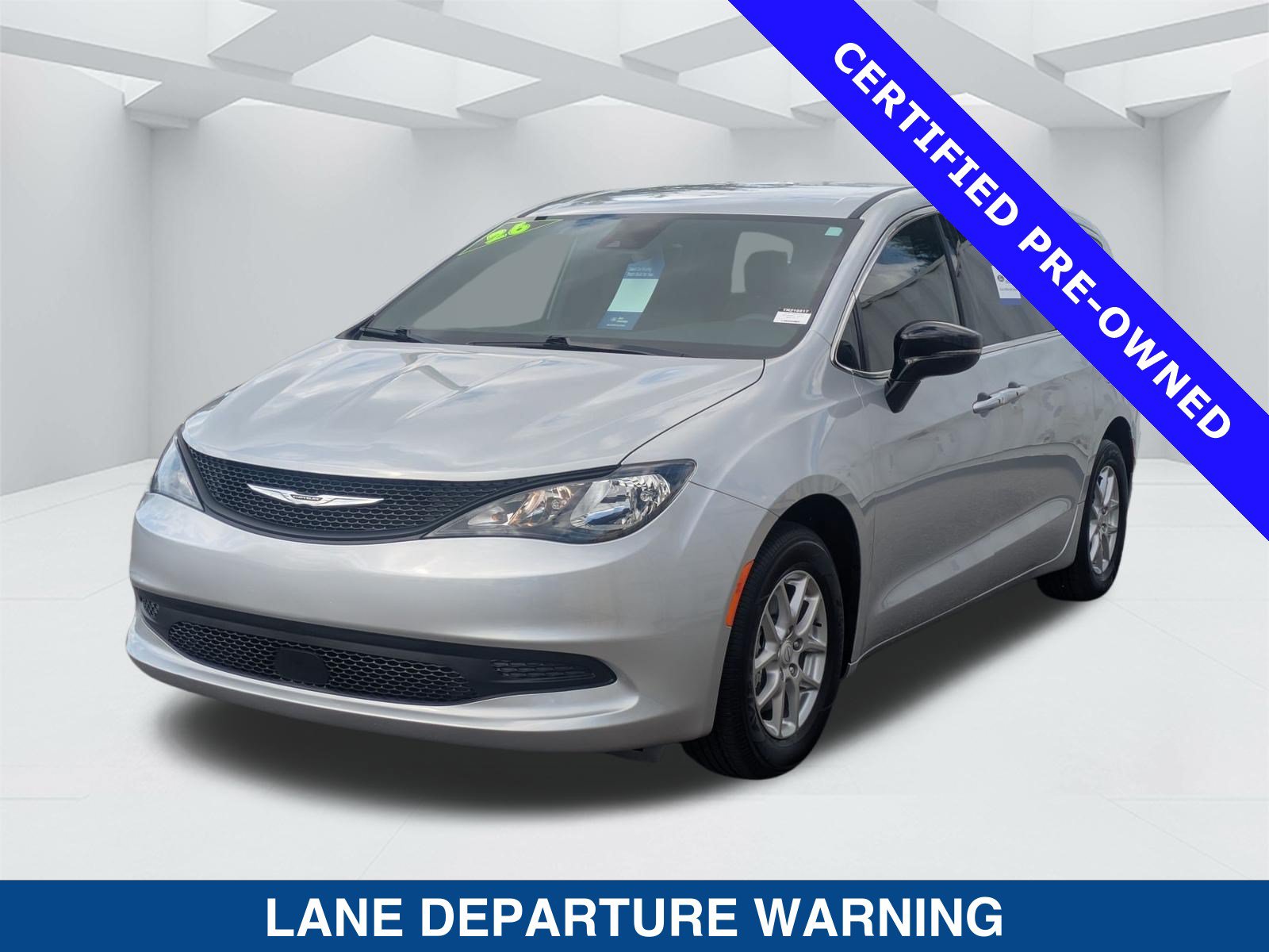 Used 2026 Chrysler Voyager LX FWD image 8