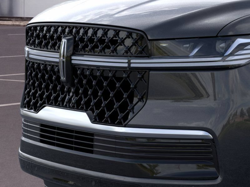 New 2026 Lincoln Navigator Reserve w/ Jet Appearance Package AWD/4WD image 17