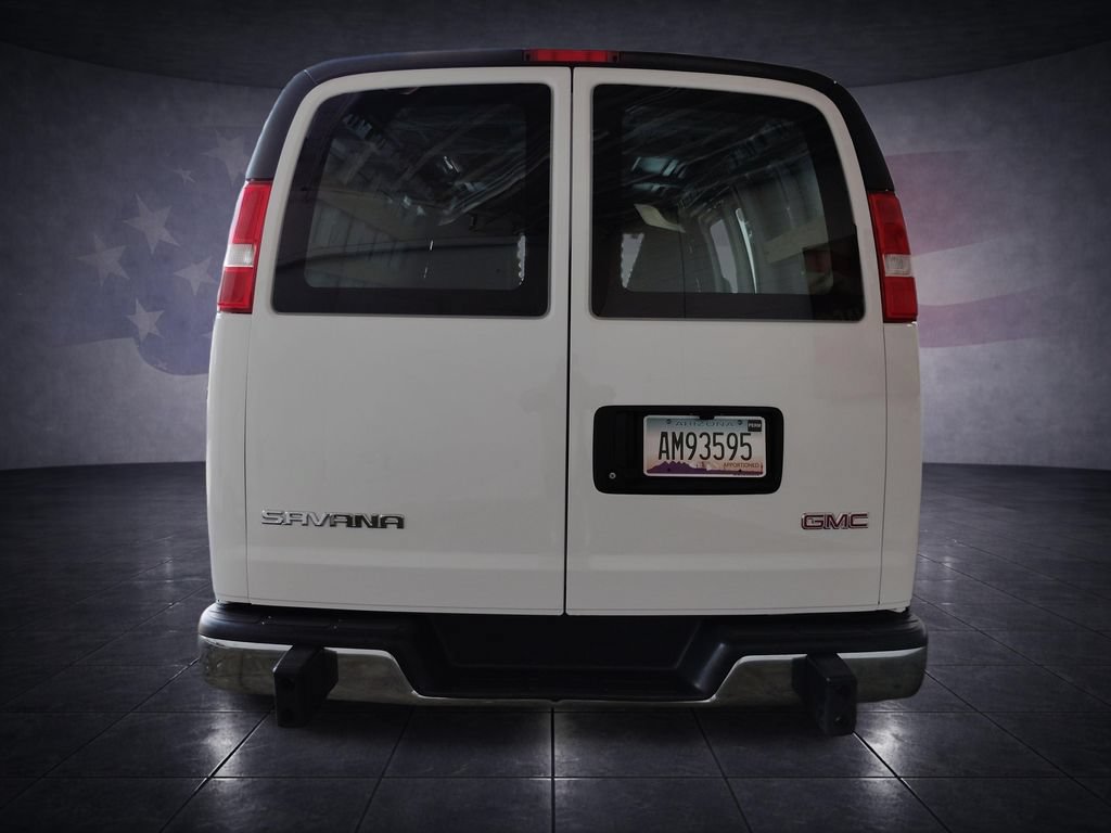 Used 2025 GMC Savana 2500 w/ Driver Convenience Package RWD image 4