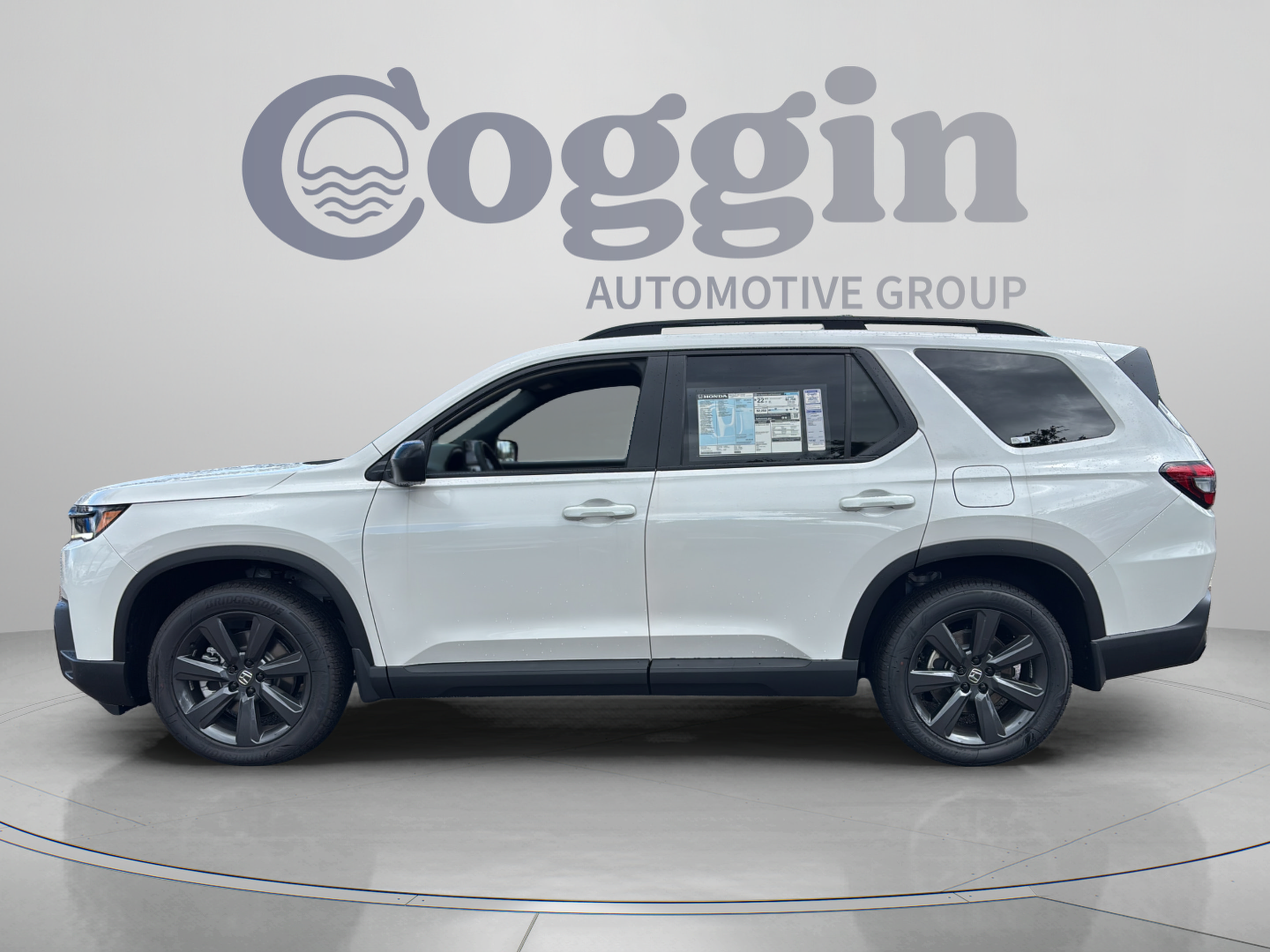 New 2026 Honda Pilot Sport image 2