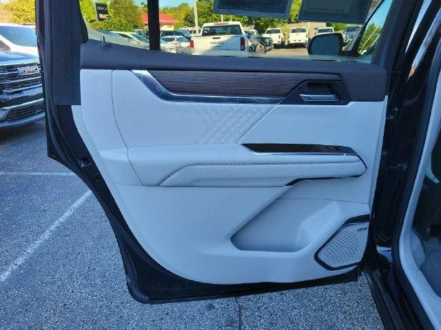 Used 2024 GMC Acadia Denali AWD/4WD image 12
