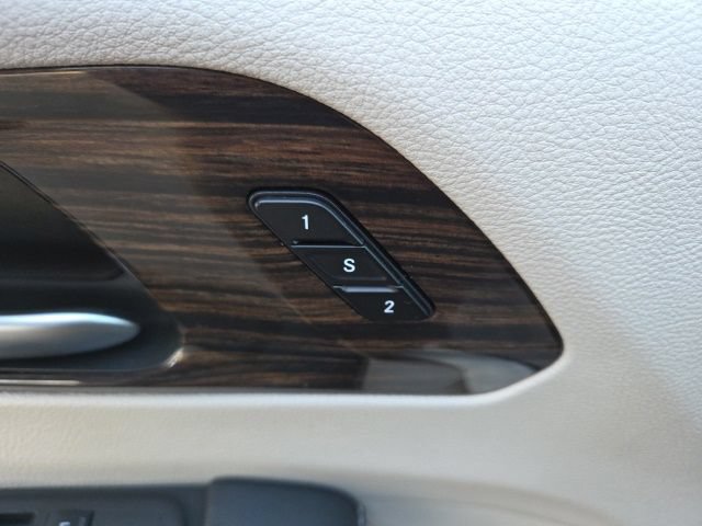 Used 2023 Chrysler Pacifica Limited FWD image 14