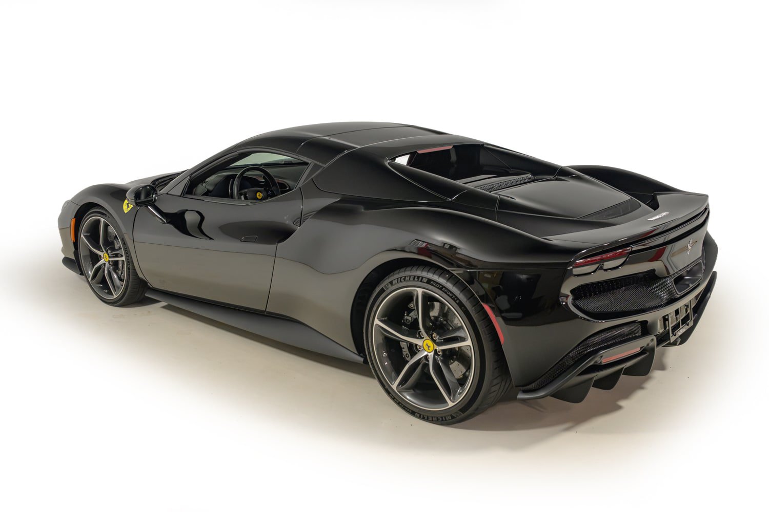 Used 2024 Ferrari 296 GTS RWD image 13