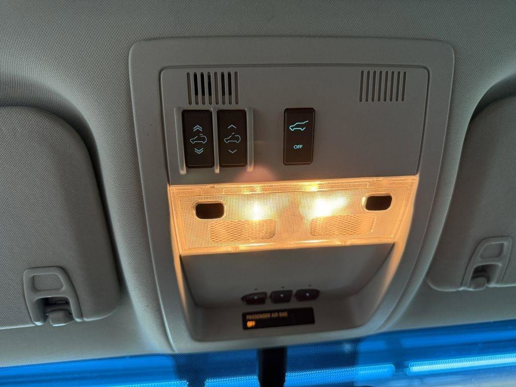 Used 2012 GMC Yukon XL Denali AWD/4WD image 23