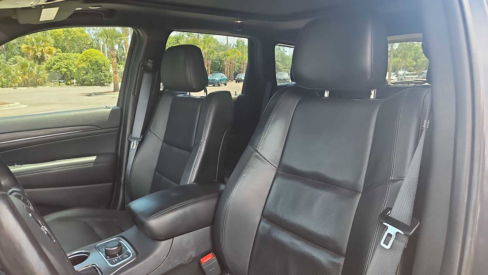Used 2020 Jeep Grand Cherokee Limited w/ Luxury Group II AWD/4WD image 13